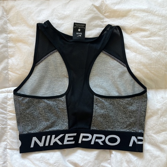 Nike Pro DriFit Cropped Shirt - Picture 3 of 4